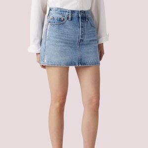 NWT Levi's Women's Icon Denim Mini Skirt - 34